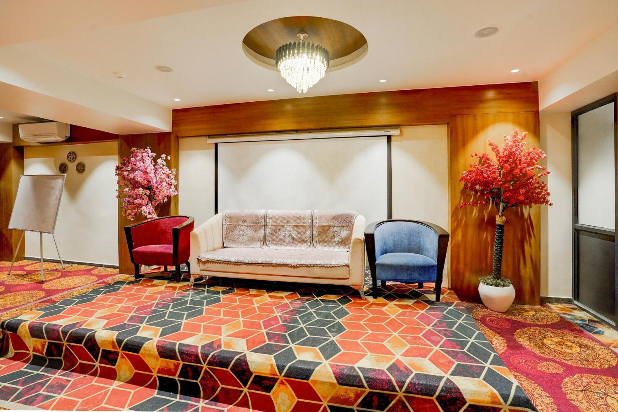 Palette- Siddharth Inn Gandhinagar Exterior foto